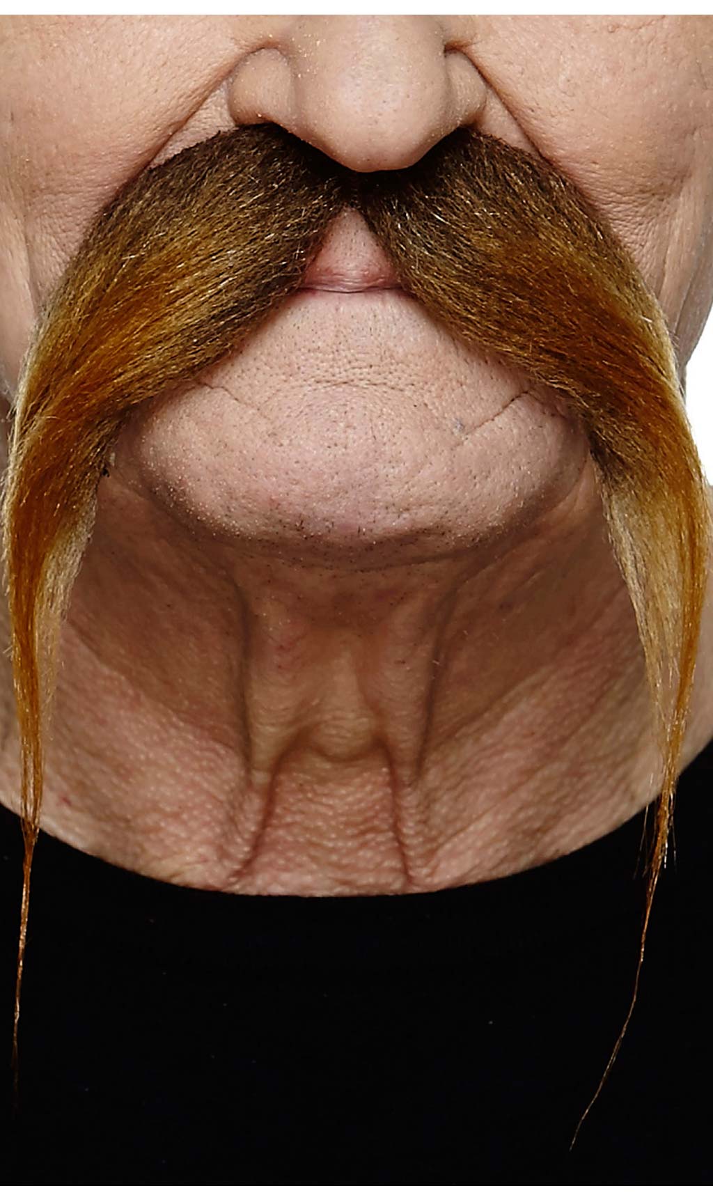 Bigote Castaño Profesional 067-LA